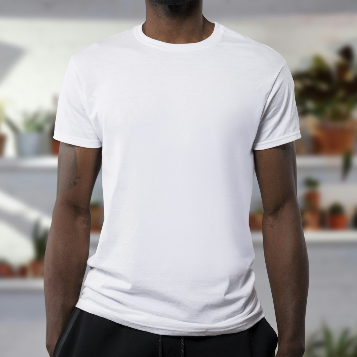 R1Kias Men's Classic Crew Neck T-Shirt — Soft Cotton Everyday Tee